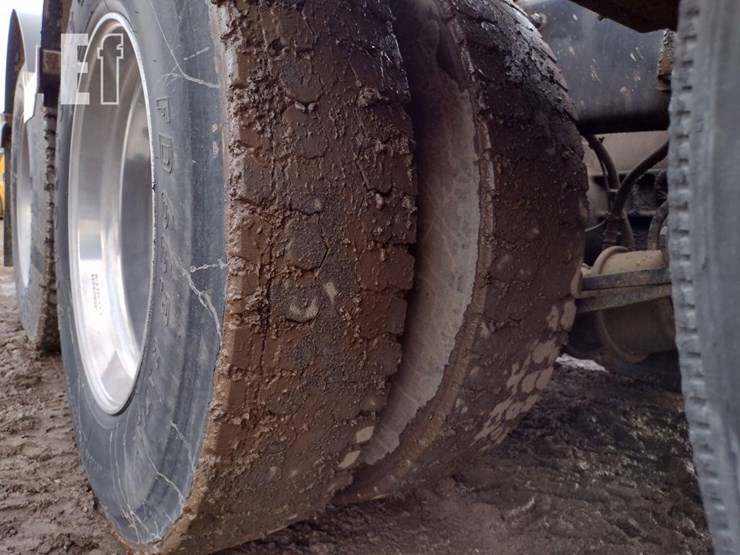 2017-freightliner-122sd-image-27