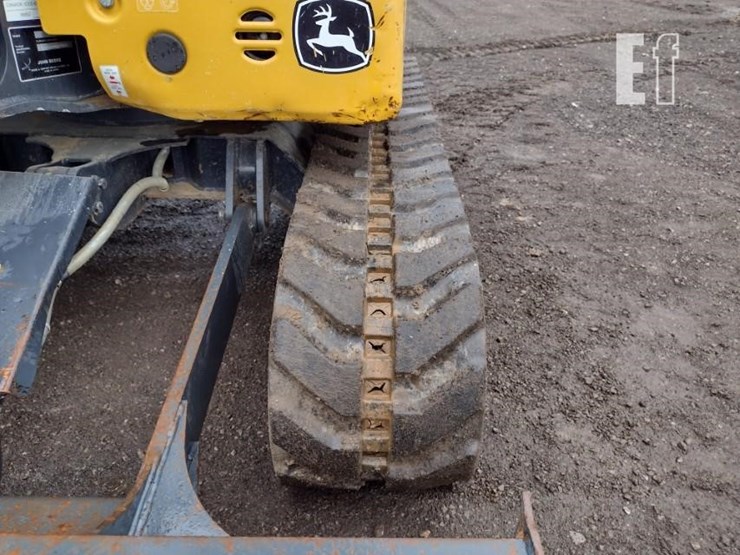 2022-deere-26g-image-33