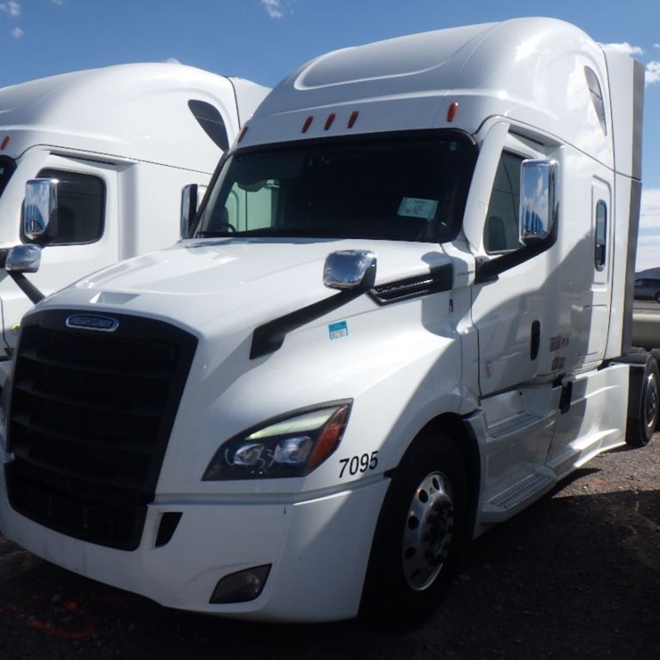 2024 FREIGHTLINER CASCADIA 126