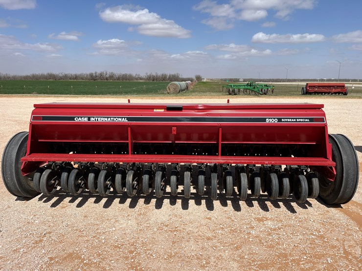 case-ih-5100-image-11
