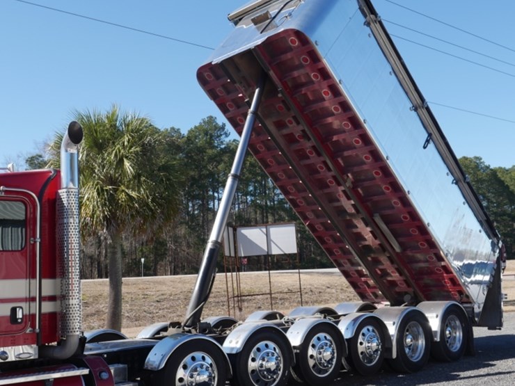 2018-kenworth-w900-image-42