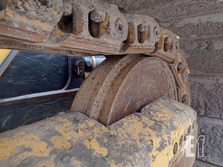 2022-deere-700l-lgp-image-36