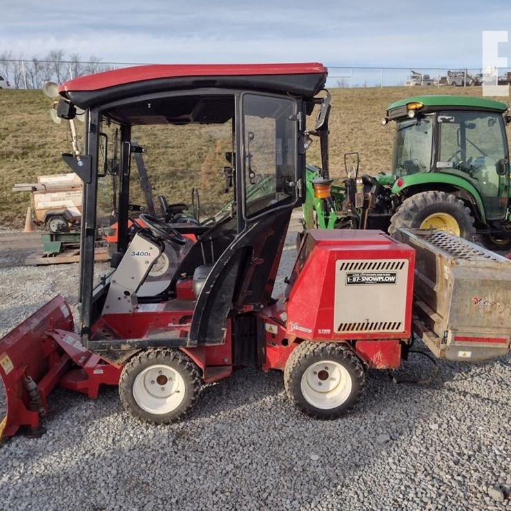 VENTRAC 3400L LAWN MOWER W/BLADE & BROOM