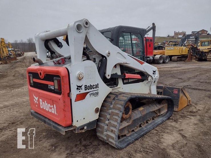 2017-bobcat-t740-image-41
