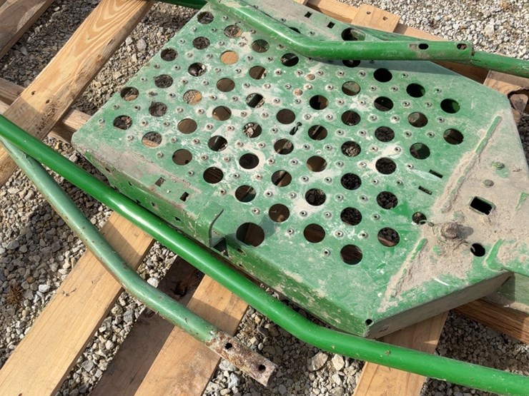 ladder-platform-for-jd-9550-combine-image-3