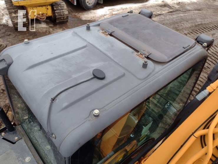 2017-case-cx210d-image-50