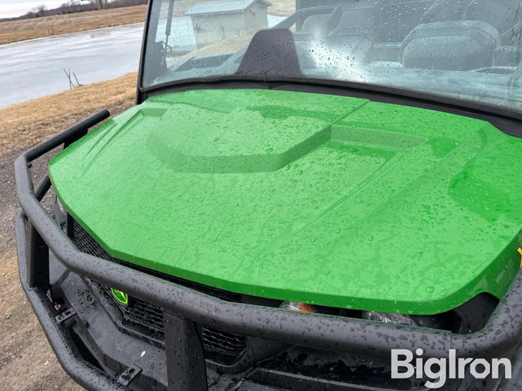2024-john-deere-gator-image-11