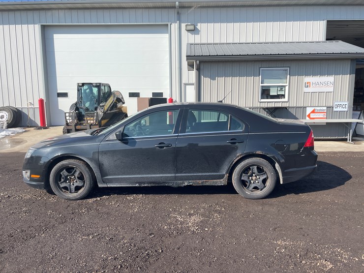 #2028-•-2010-ford-fusion-se-sedan-(with-wi-title)-image-7