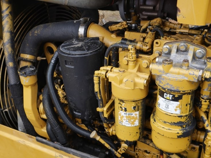 2005-caterpillar-d3-image-11