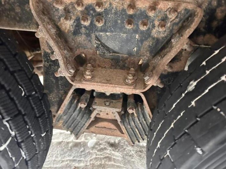 2018-freightliner-114sd-image-74