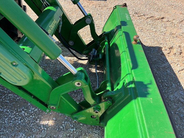 2018-john-deere-6155m-image-8