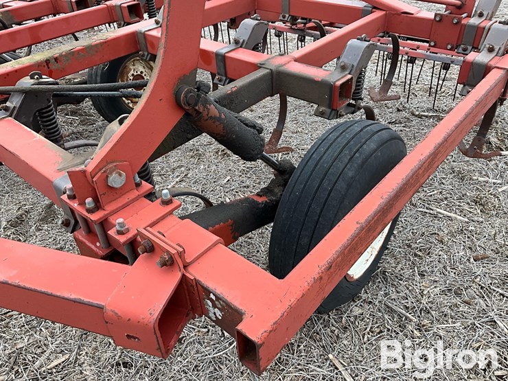 hesston-2210-image-12