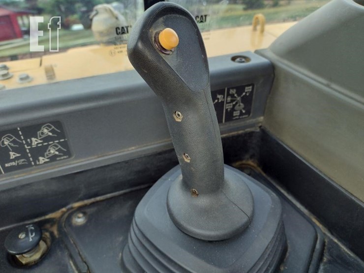 caterpillar-d6-image-11