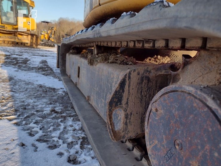 2013-deere-35d-image-29