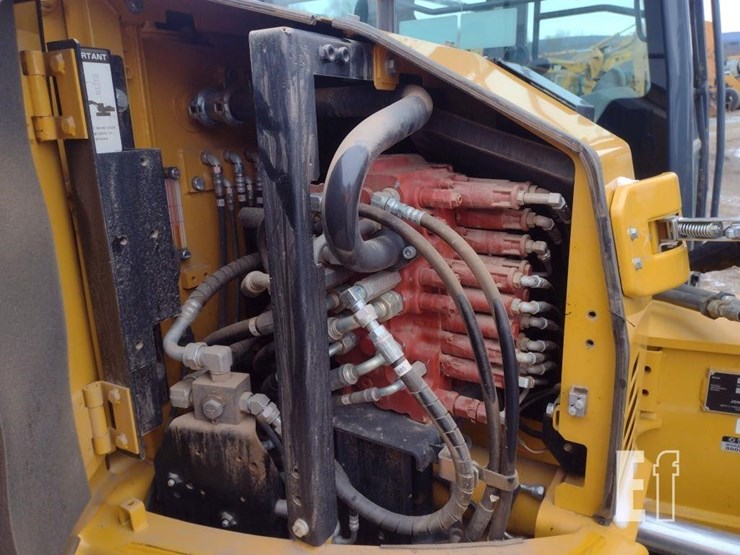 2021-deere-85g-image-46