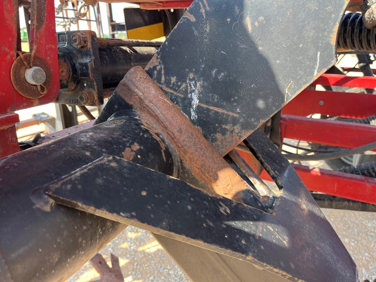 #t15435-•-2010-case-200-cultivator-image-10