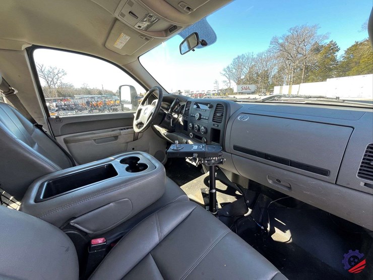 2010-chevrolet-silverado-s/a-service-truck-image-58