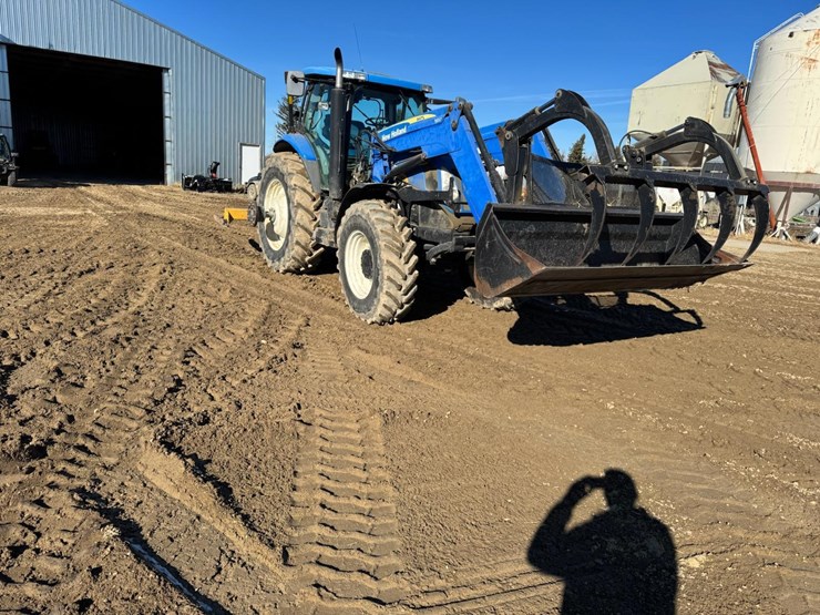 2010-new-holland-t7050-image-4