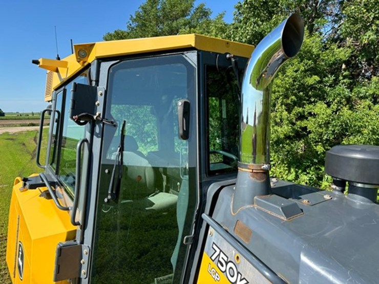 2015-deere-750k-lgp-image-17