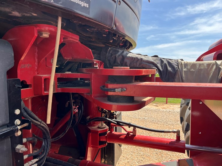 2017-versatile-610-image-16