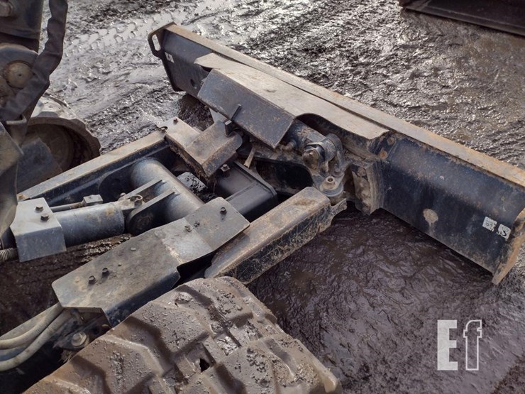 2017-kubota-kx040-4-image-24