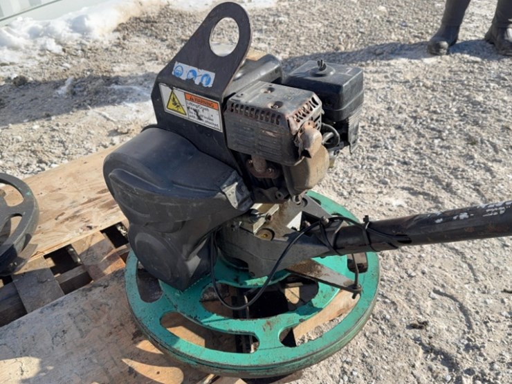 2'-power-trowel-with-honda-motor-image-8