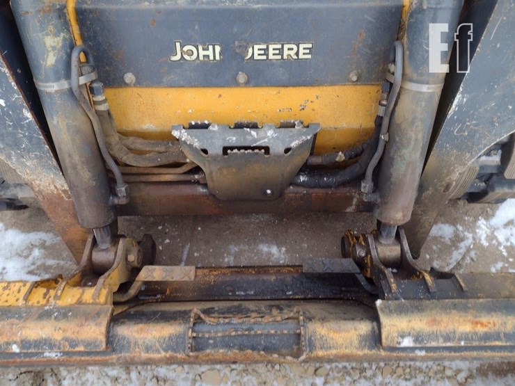 2019-deere-317g-image-14