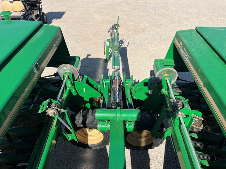 2016-great-plains-3s4000-image-38