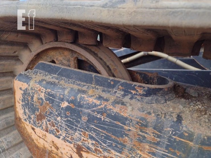 2022-deere-26g-image-40