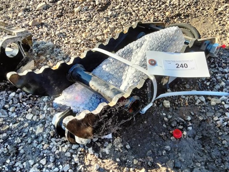 #240-•-mini-excavator-thumb-image-1