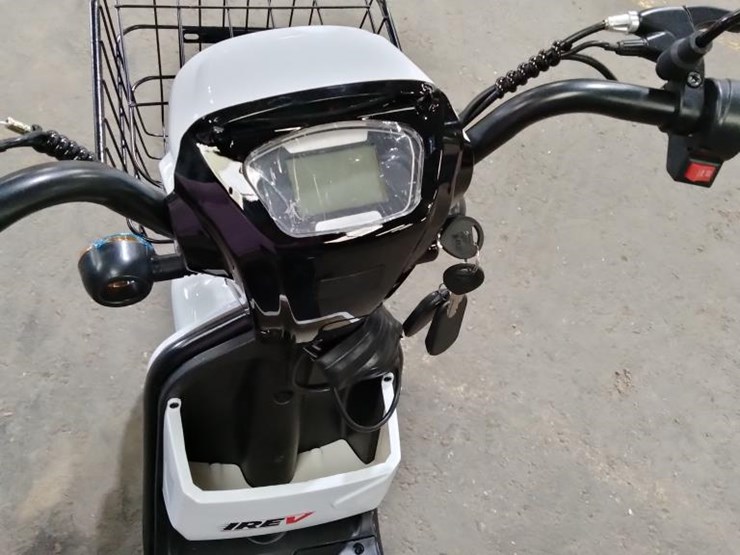 #21-•-electric-bike-(irev)---white-image-5
