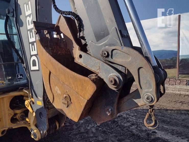 2018-deere-410l-image-32