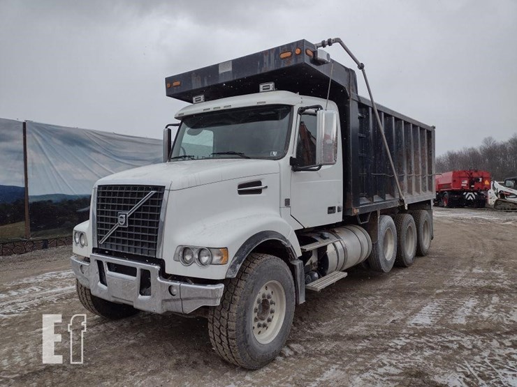 12-volvo-vhd-dump-truck^title^-image-28