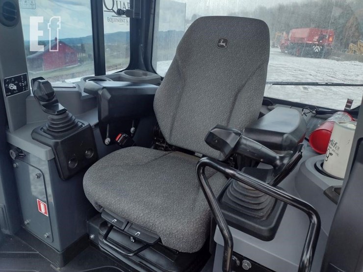 2022-deere-700l-lgp-image-13