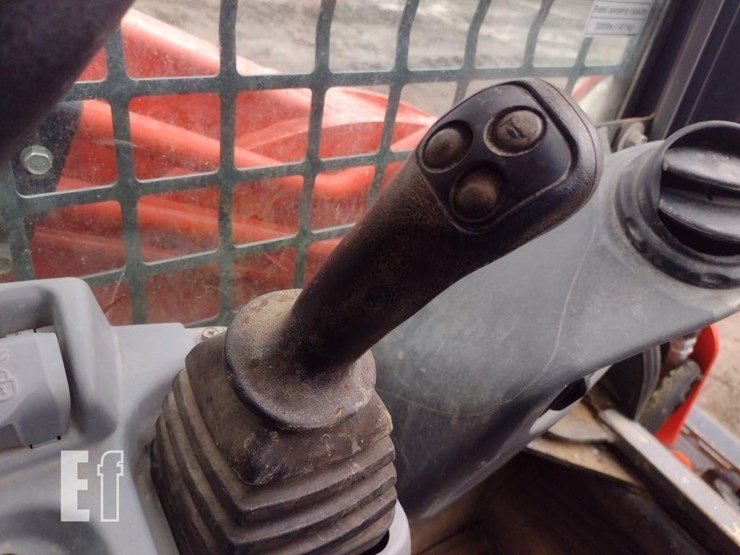 2017-kubota-svl95-2s-image-9