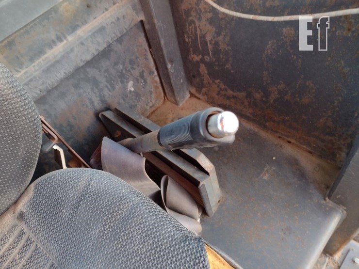 2004-volvo-g86-image-14