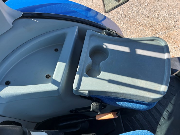 2014-new-holland-t6.175-image-23