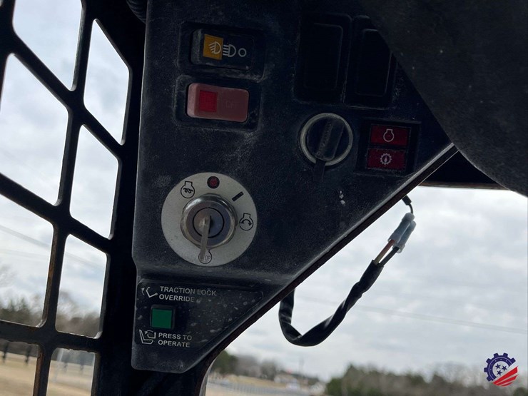 2017-bobcat-s70-image-30