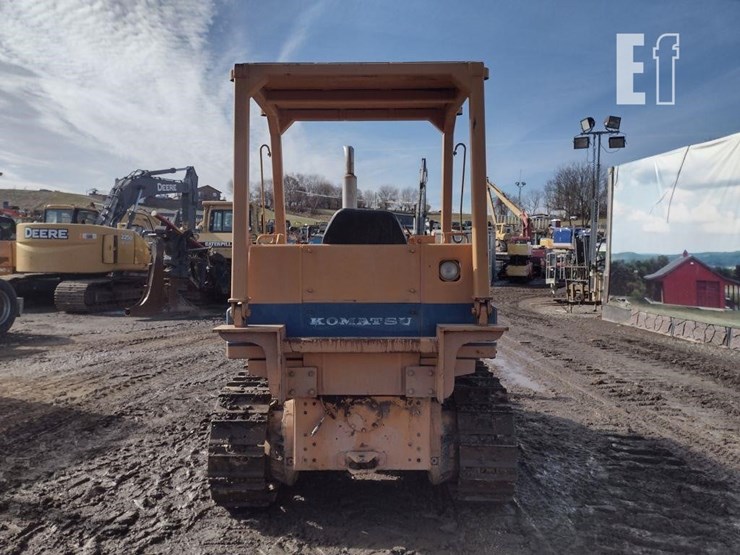 komatsu-d31a-17-image-4