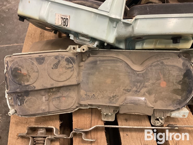 chevrolet-&-dodge-pickup-parts-image-13