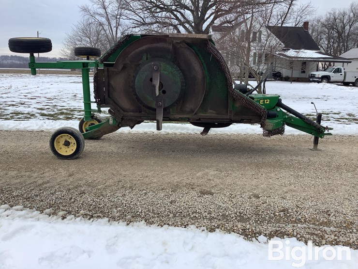 2020-john-deere-e12-image-4