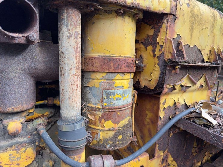 caterpillar-twenty-two-image-13