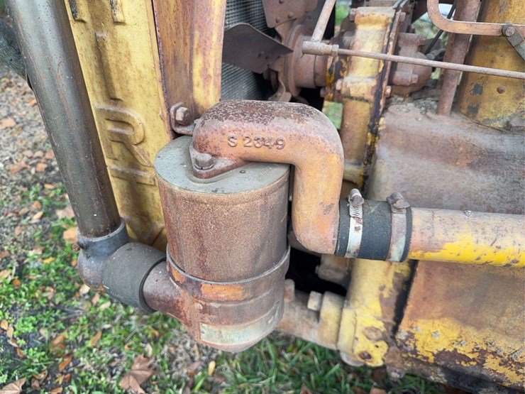 caterpillar-thirty-image-12