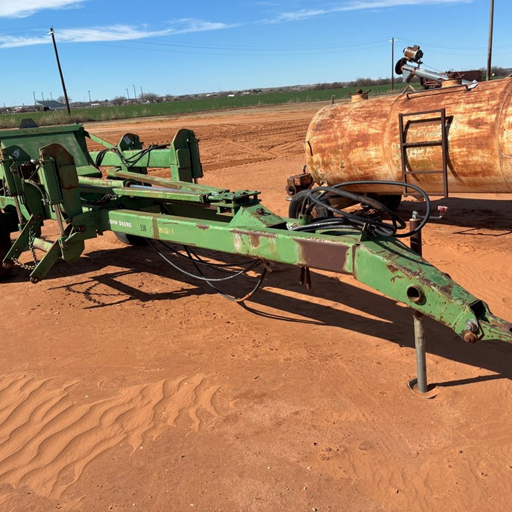 #T8289 • JD 515 Drill Carrier