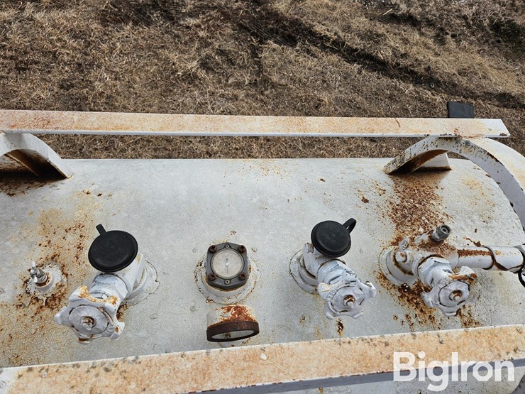 1000-gal-anhydrous-tank-trailer-image-11