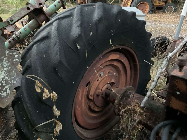 minneapolis-moline-m604-image-17