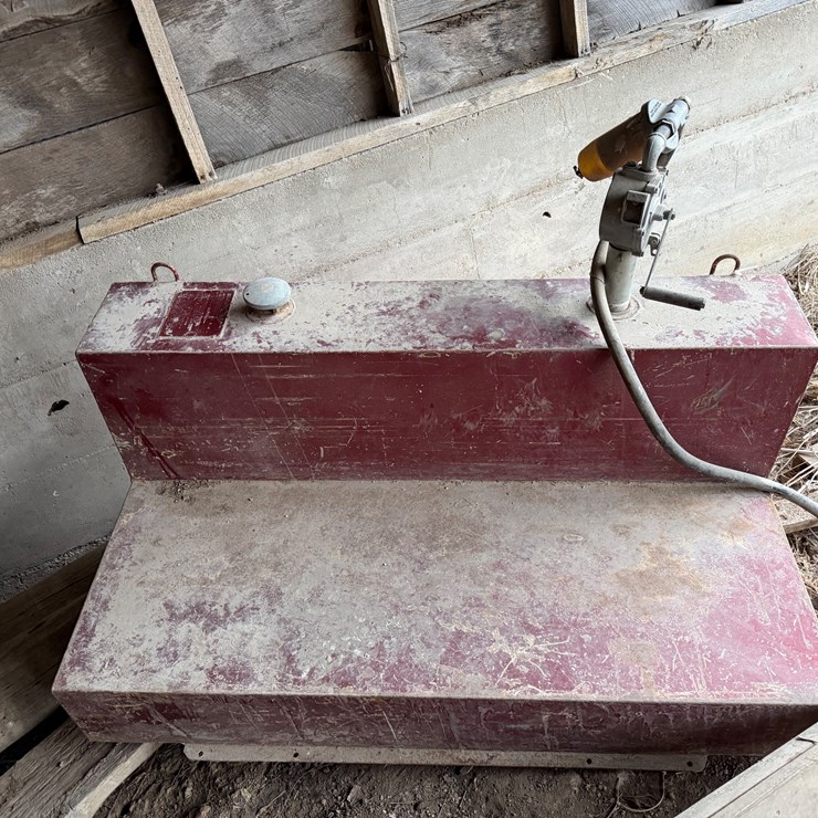 #1030 • 100 Gal Transfer tank