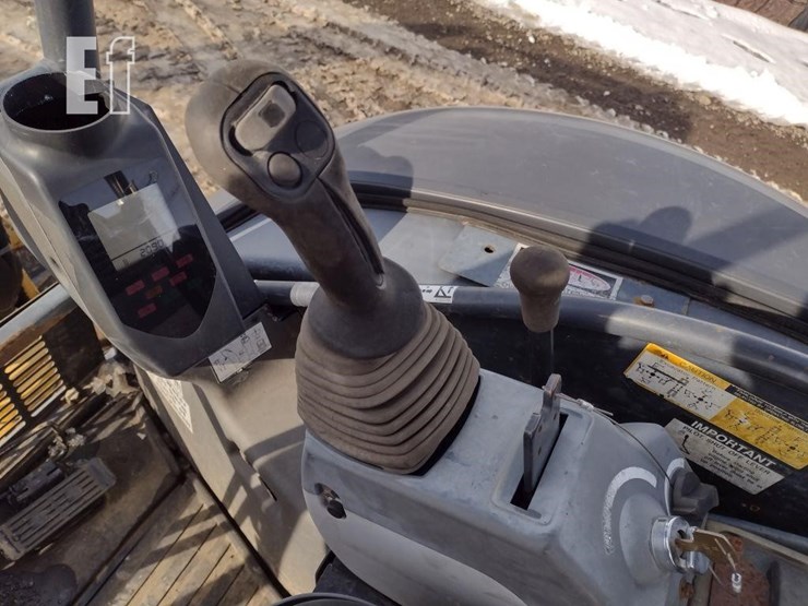 2013-deere-35d-image-8