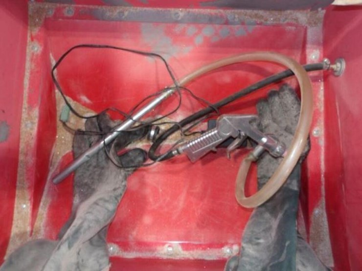 bench-top-sandblasting-cabinet(s)-image-10