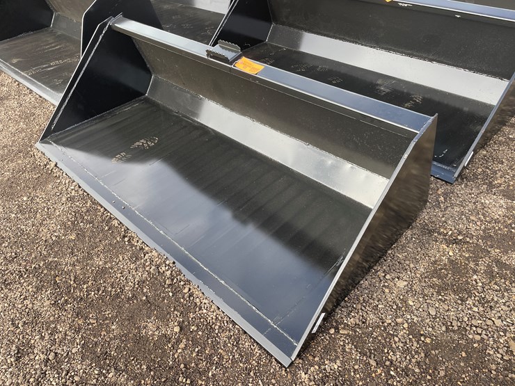 #2055-•-78"-bucket-with-single-blade-image-1